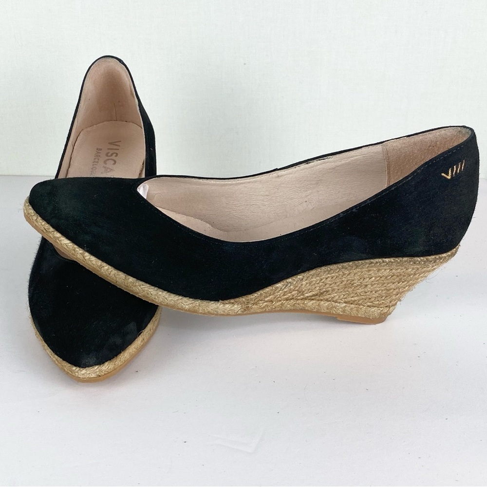 Viscata Roses Suede V Shaped Pointed Toe Espadrille Wedge Shoes Sz 40 EU Black - Picture 3 of 8